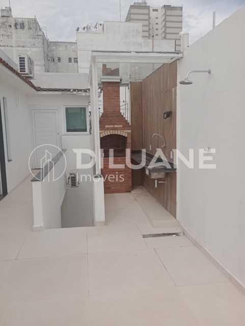 Cobertura à venda com 4 quartos, 200m² - Foto 3