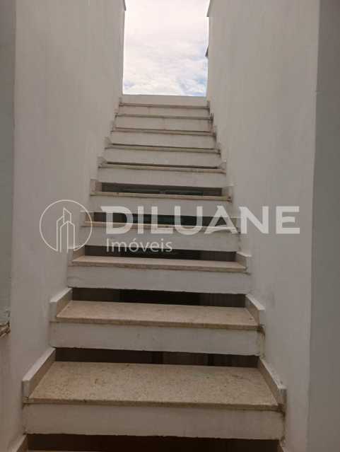 Cobertura à venda com 4 quartos, 200m² - Foto 12