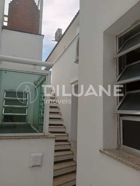 Cobertura à venda com 4 quartos, 200m² - Foto 13