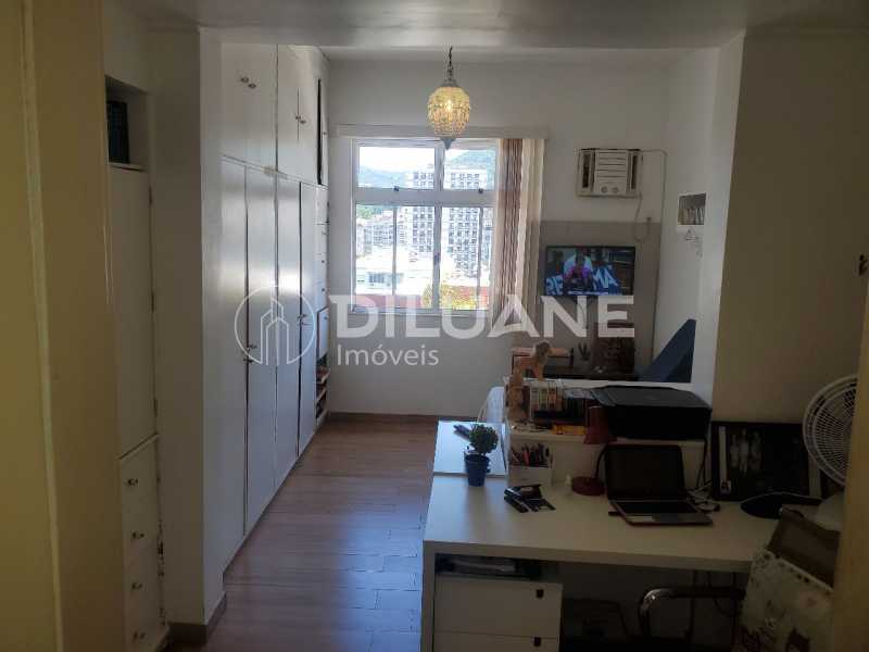 Apartamento à venda com 2 quartos, 130m² - Foto 10