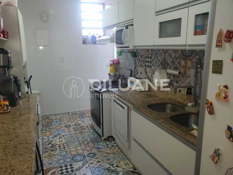 Apartamento à venda com 2 quartos, 130m² - Foto 20