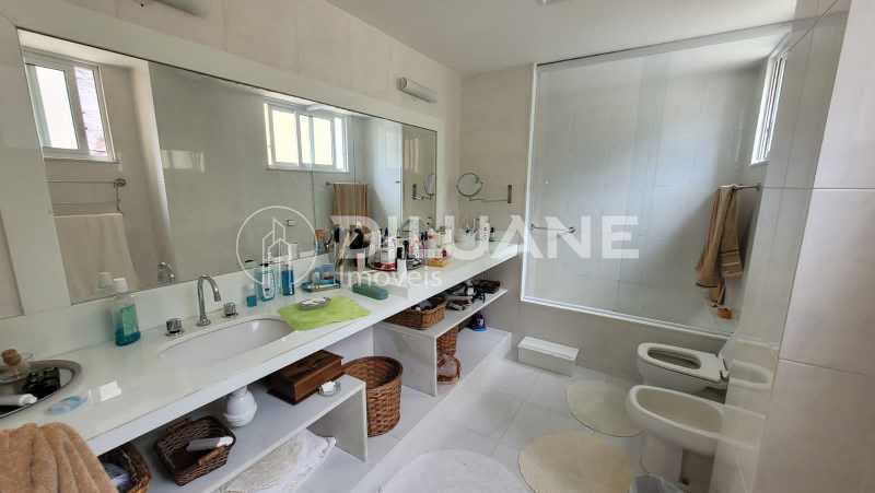 Apartamento à venda com 3 quartos, 240m² - Foto 17