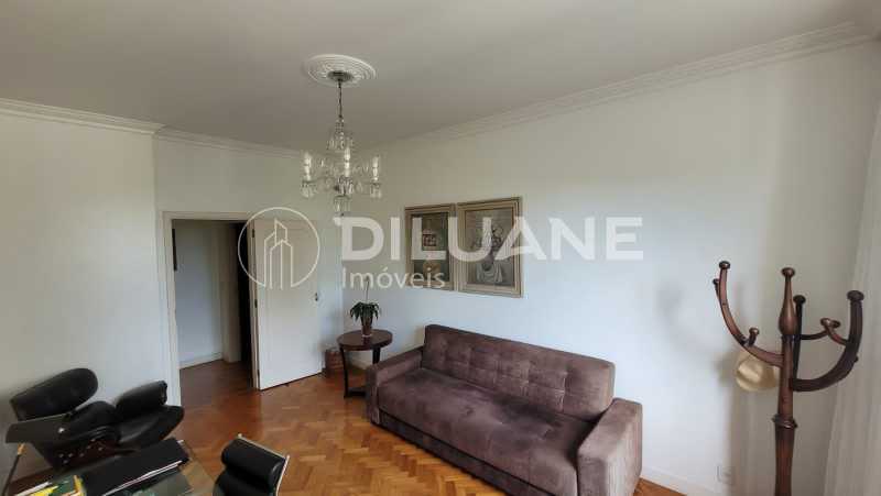 Apartamento à venda com 3 quartos, 240m² - Foto 11