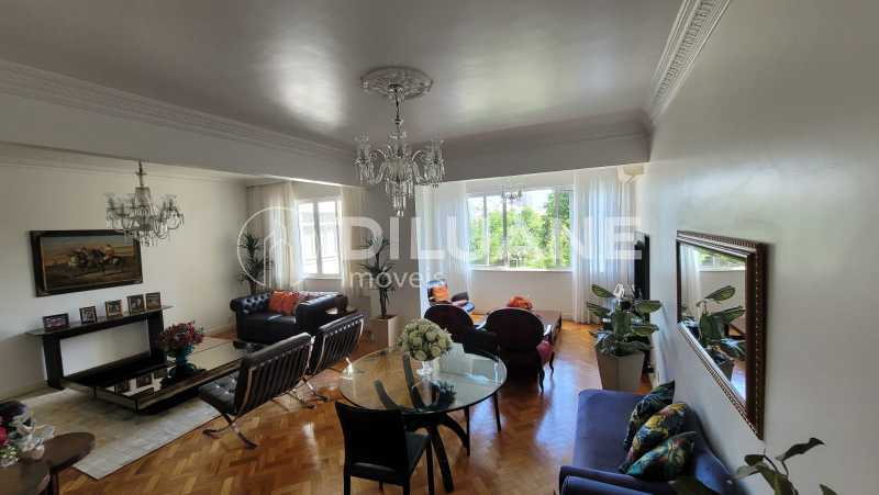 Apartamento à venda com 3 quartos, 240m² - Foto 3