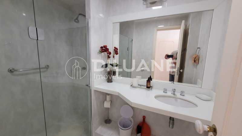 Apartamento à venda com 3 quartos, 240m² - Foto 25