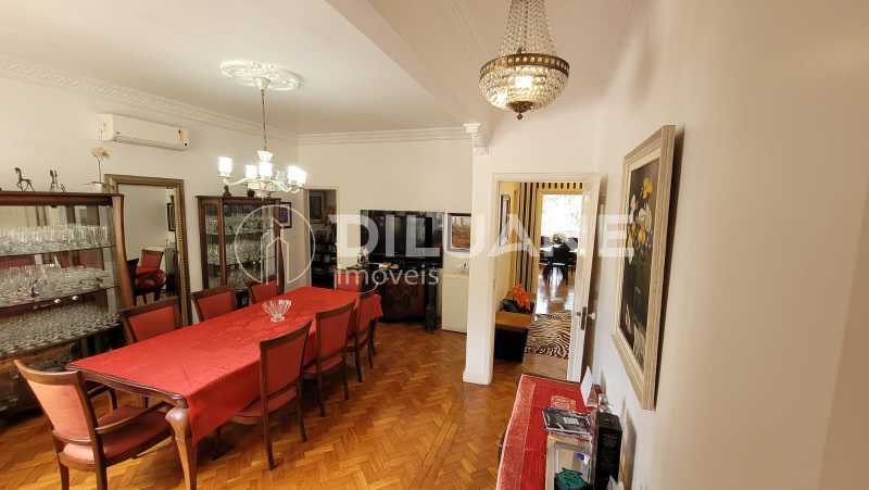 Apartamento à venda com 3 quartos, 240m² - Foto 8