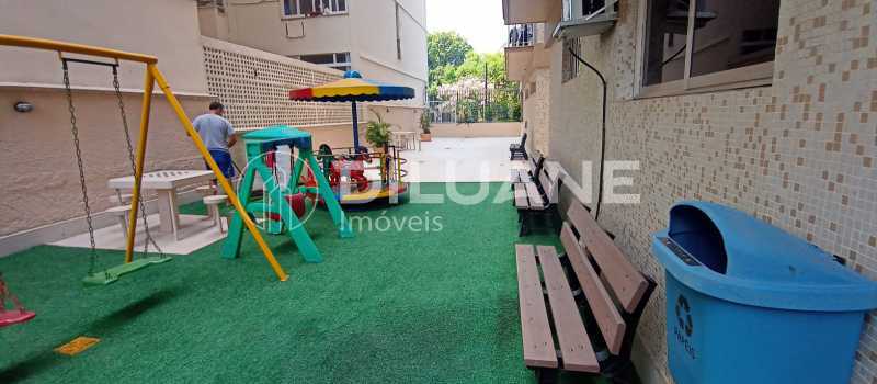 Apartamento à venda com 2 quartos, 80m² - Foto 30