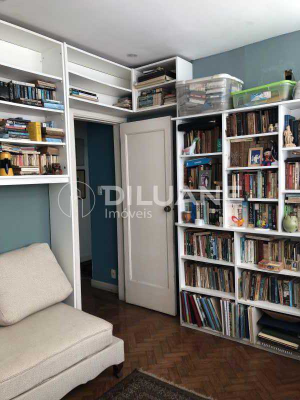 Apartamento à venda com 2 quartos, 136m² - Foto 2