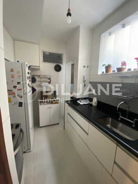 Apartamento à venda com 2 quartos, 86m² - Foto 4