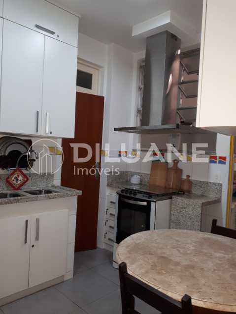 Apartamento à venda com 3 quartos, 85m² - Foto 13