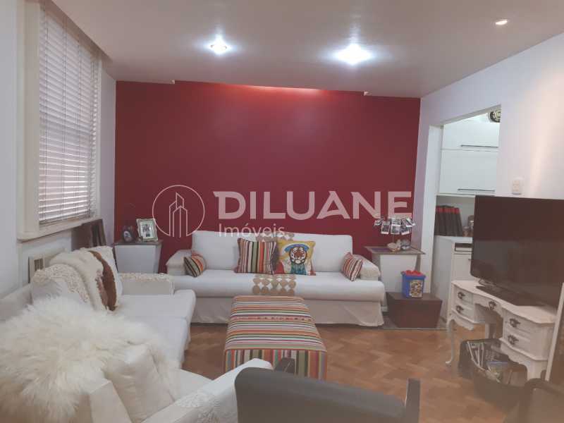 Apartamento à venda com 3 quartos, 85m² - Foto 1