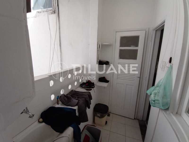 Apartamento à venda com 2 quartos, 75m² - Foto 2