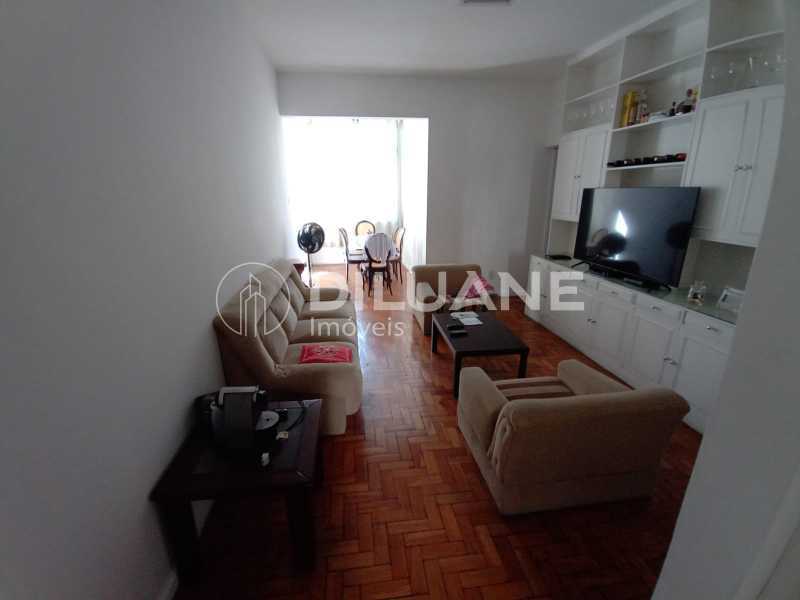 Apartamento à venda com 2 quartos, 75m² - Foto 17