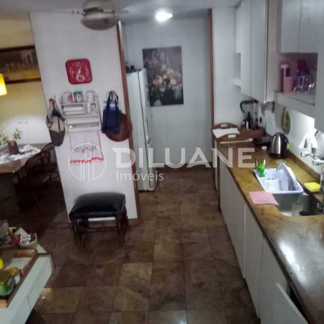 Apartamento à venda com 4 quartos, 198m² - Foto 18