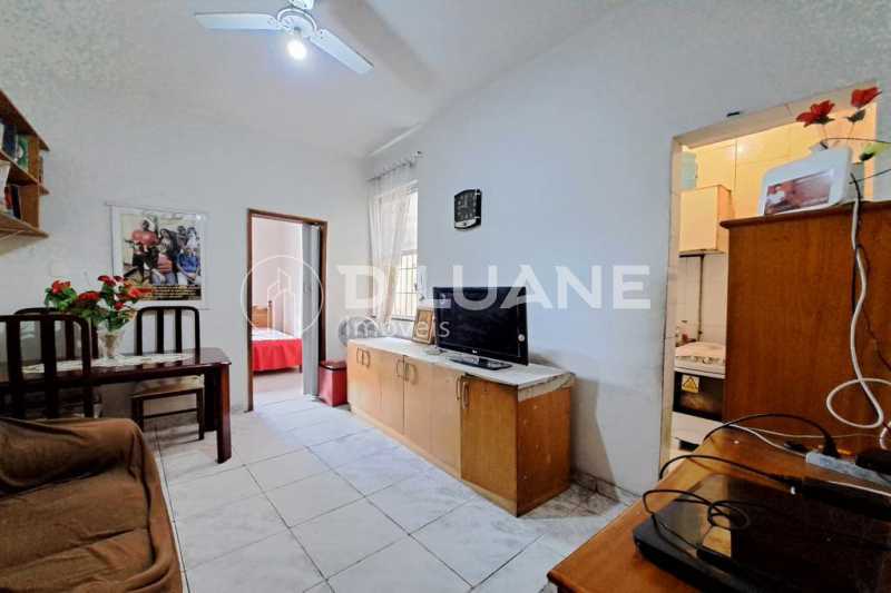 Apartamento à venda com 1 quarto, 32m² - Foto 1