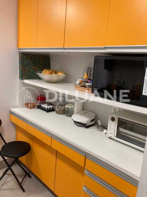 Apartamento à venda com 2 quartos, 76m² - Foto 18