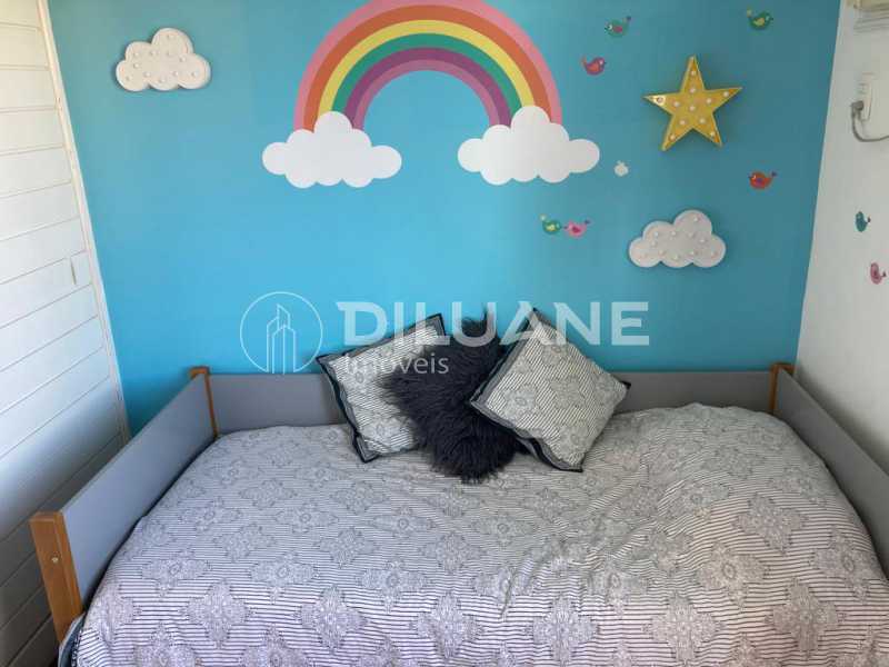 Apartamento à venda com 2 quartos, 76m² - Foto 21