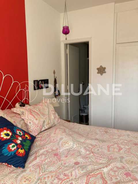 Apartamento à venda com 2 quartos, 76m² - Foto 30