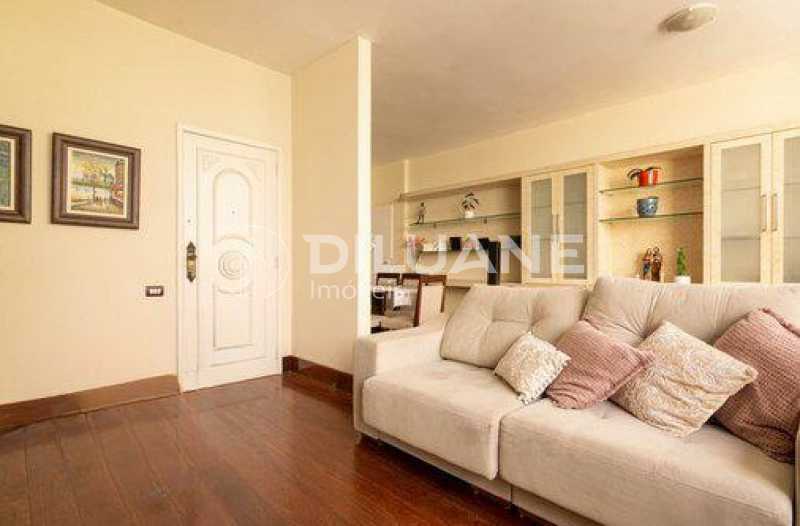 Apartamento à venda com 3 quartos, 150m² - Foto 4