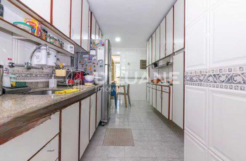 Apartamento à venda com 3 quartos, 150m² - Foto 25