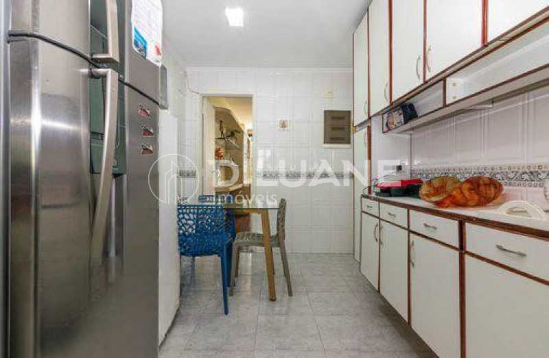 Apartamento à venda com 3 quartos, 150m² - Foto 26