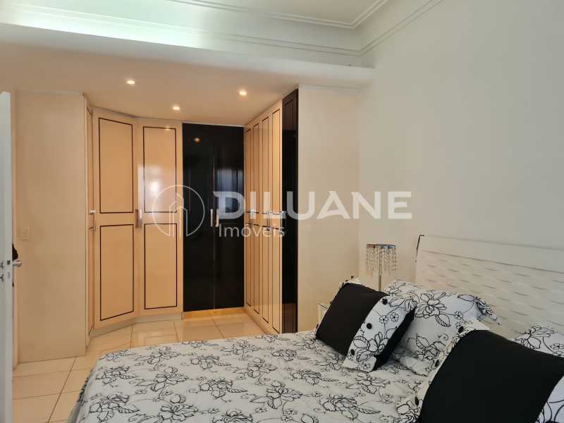 Apartamento à venda com 4 quartos, 240m² - Foto 15