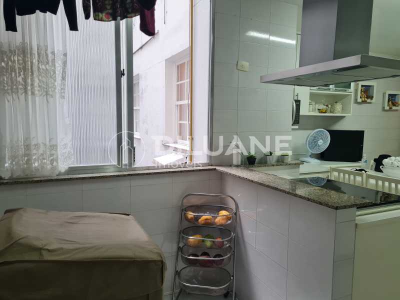 Apartamento à venda com 4 quartos, 240m² - Foto 25