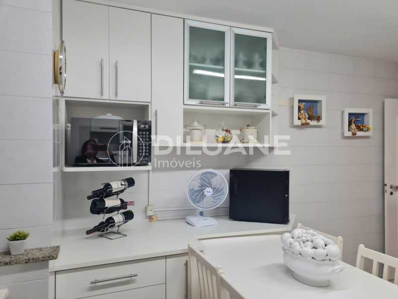 Apartamento à venda com 4 quartos, 240m² - Foto 27