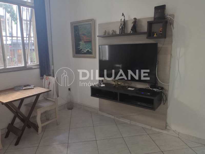 Apartamento à venda com 2 quartos, 83m² - Foto 2