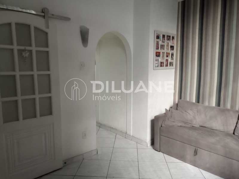 Apartamento à venda com 2 quartos, 83m² - Foto 3