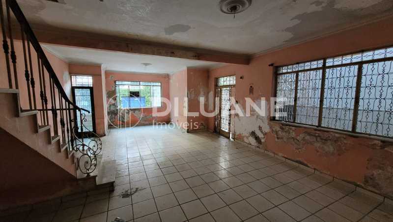 Casa à venda com 4 quartos, 382m² - Foto 2