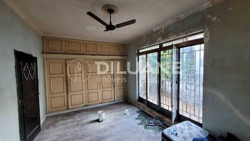 Casa à venda com 4 quartos, 382m² - Foto 6