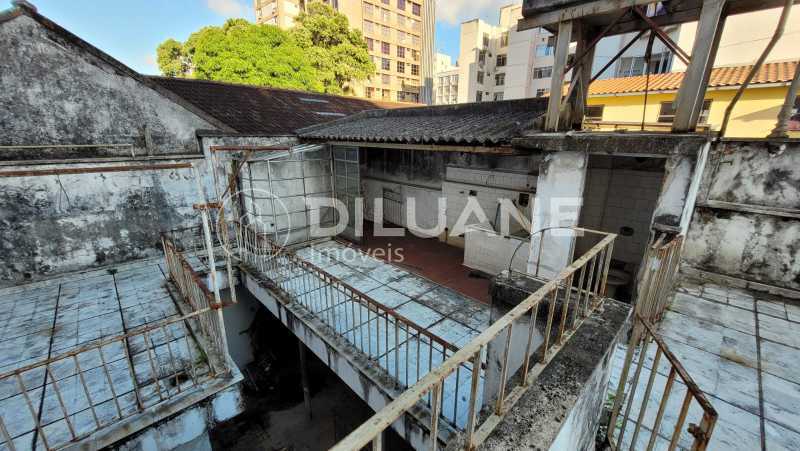 Casa à venda com 4 quartos, 382m² - Foto 13