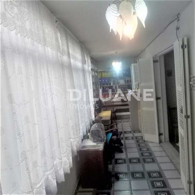 Apartamento à venda com 4 quartos, 204m² - Foto 9