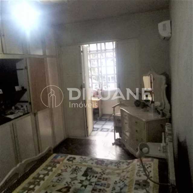 Apartamento à venda com 4 quartos, 204m² - Foto 13