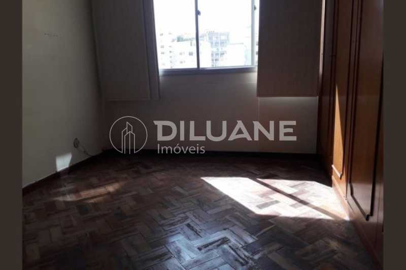 Apartamento à venda com 3 quartos, 160m² - Foto 1