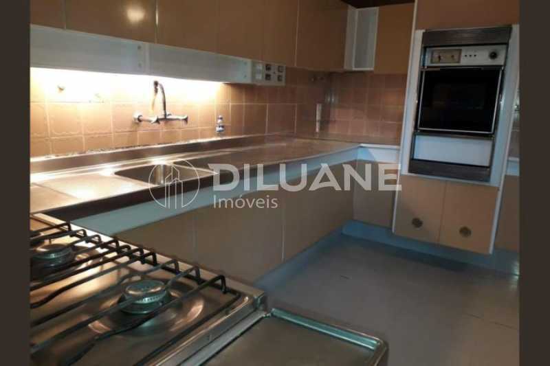 Apartamento à venda com 3 quartos, 160m² - Foto 28