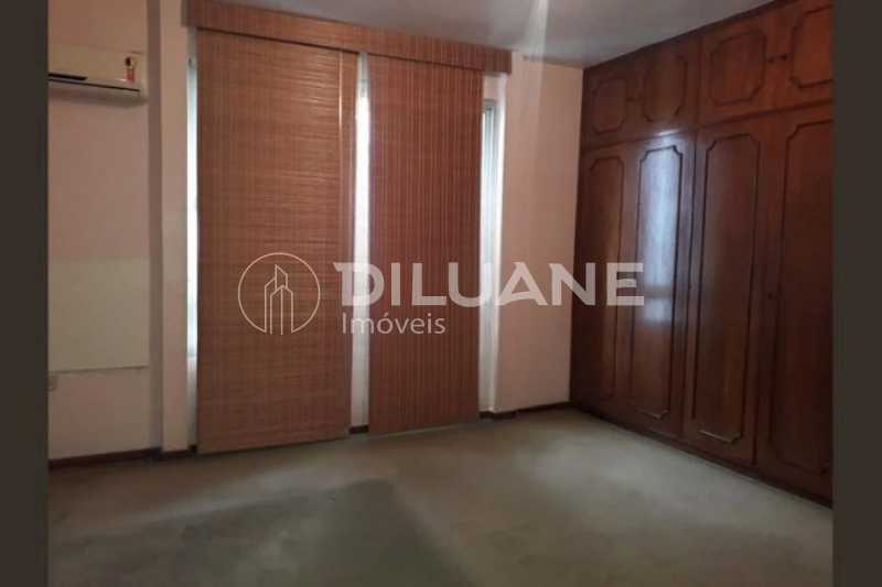 Apartamento à venda com 3 quartos, 160m² - Foto 8