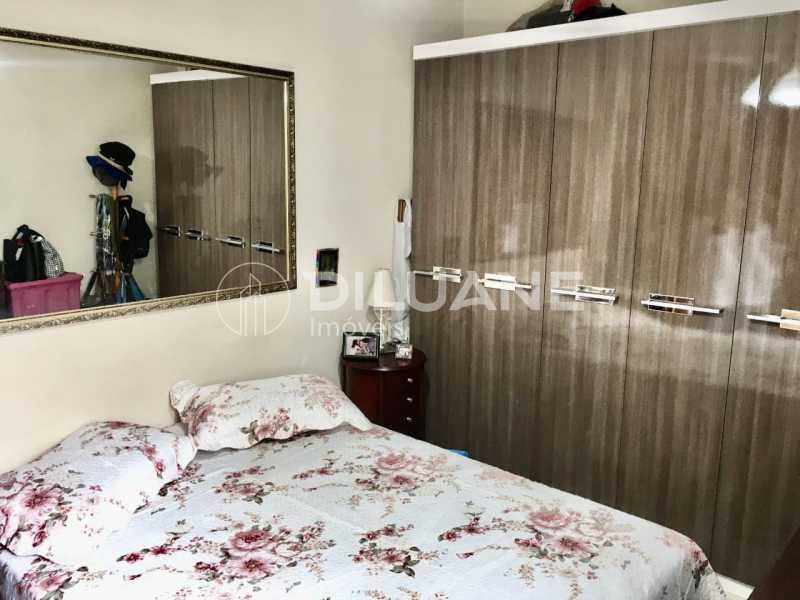 Apartamento à venda com 2 quartos, 78m² - Foto 16