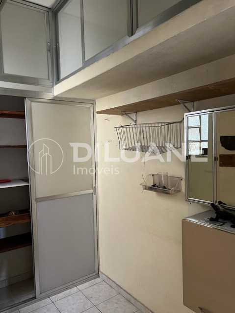 Apartamento à venda com 3 quartos, 140m² - Foto 8