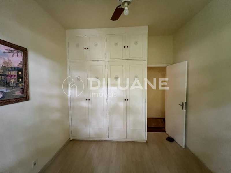 Apartamento à venda com 3 quartos, 140m² - Foto 24