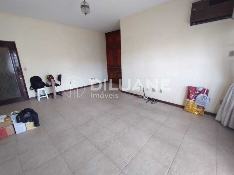 Cobertura à venda com 3 quartos, 208m² - Foto 12