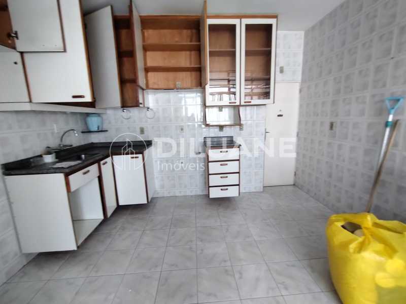 Cobertura à venda com 3 quartos, 208m² - Foto 43