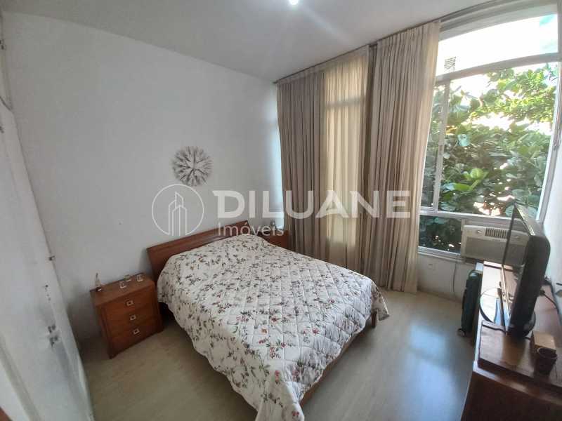 Apartamento à venda com 3 quartos, 98m² - Foto 17