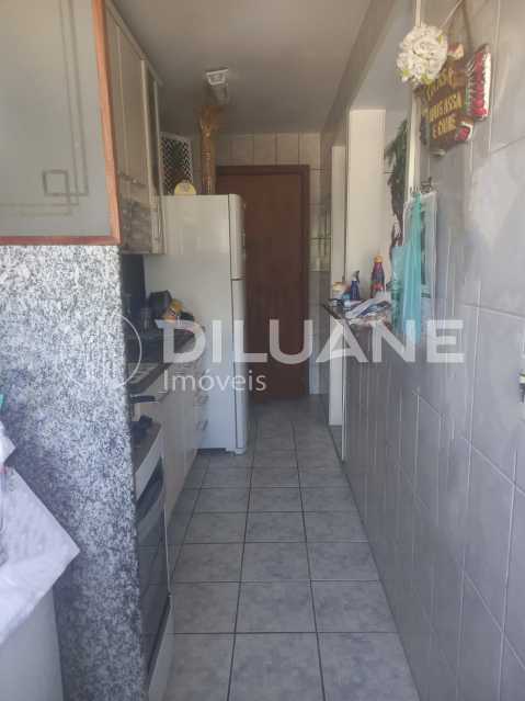 Apartamento à venda com 2 quartos, 69m² - Foto 10