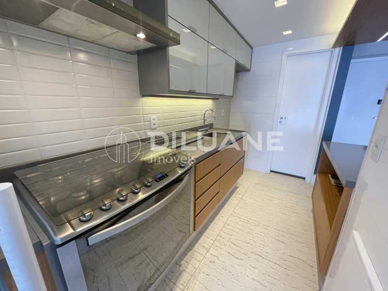 Apartamento à venda e aluguel com 2 quartos, 100m² - Foto 16