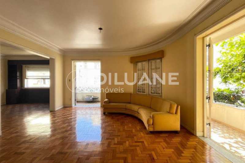 Apartamento à venda com 4 quartos, 260m² - Foto 3