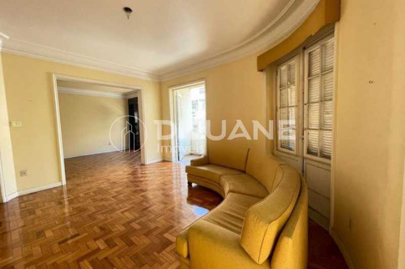 Apartamento à venda com 4 quartos, 260m² - Foto 4