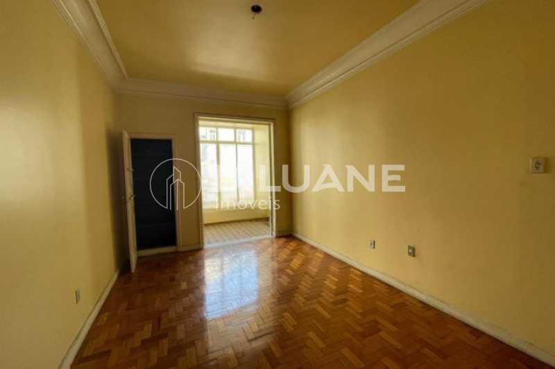 Apartamento à venda com 4 quartos, 260m² - Foto 6