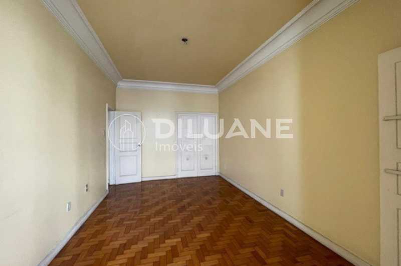 Apartamento à venda com 4 quartos, 260m² - Foto 10